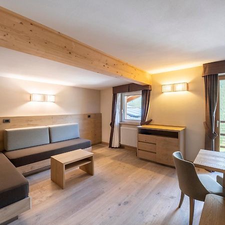 Design & Suite Hotel Ciarnadoi Vigo di Fassa Exterior photo