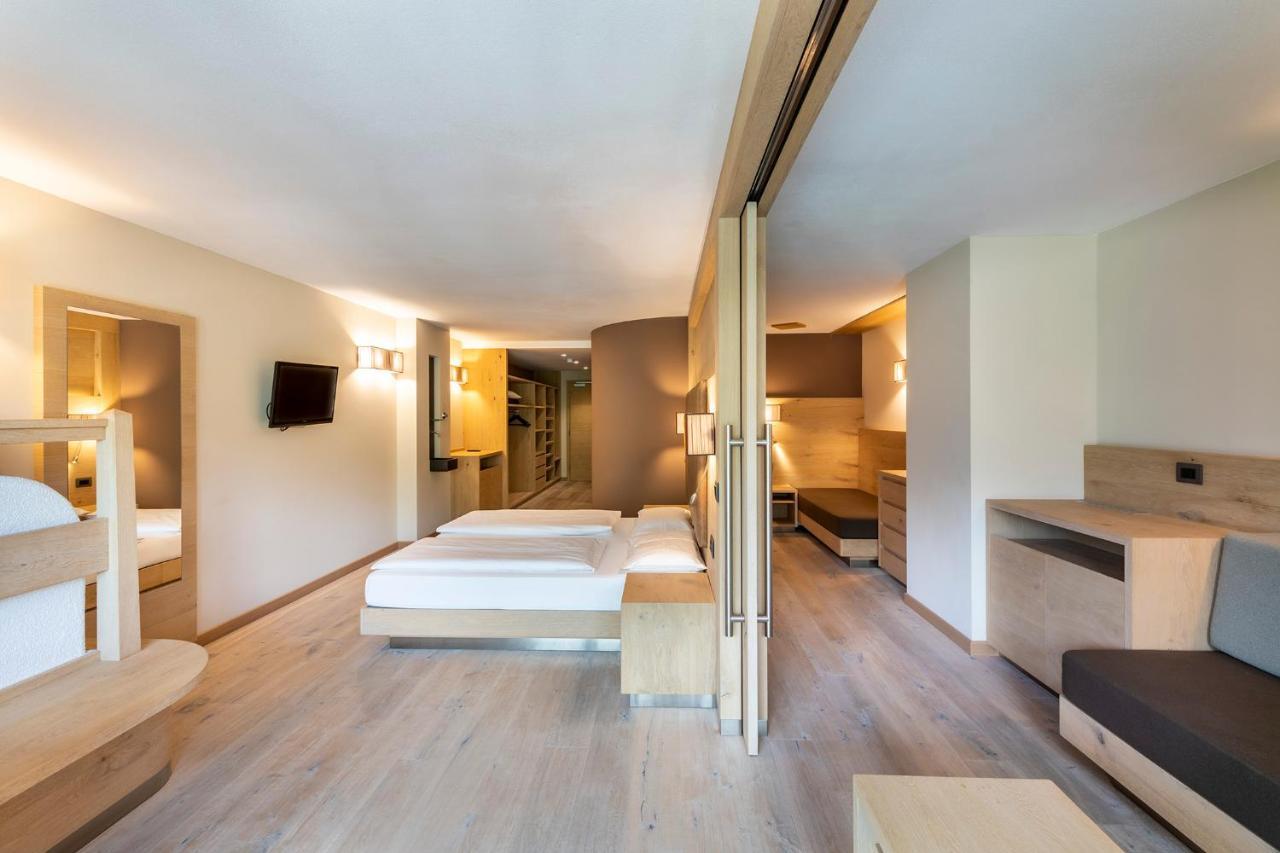 Design & Suite Hotel Ciarnadoi Vigo di Fassa Exterior photo