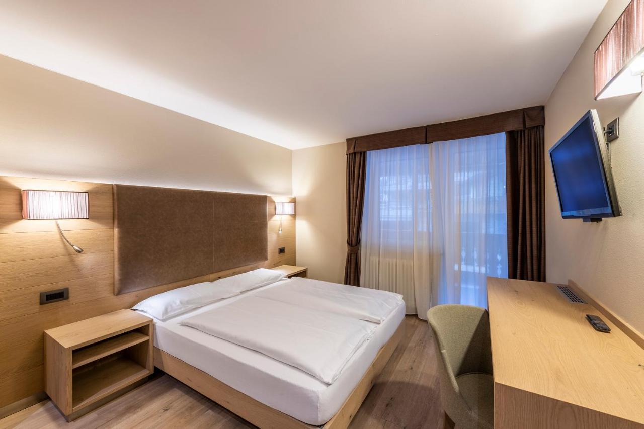 Design & Suite Hotel Ciarnadoi Vigo di Fassa Exterior photo