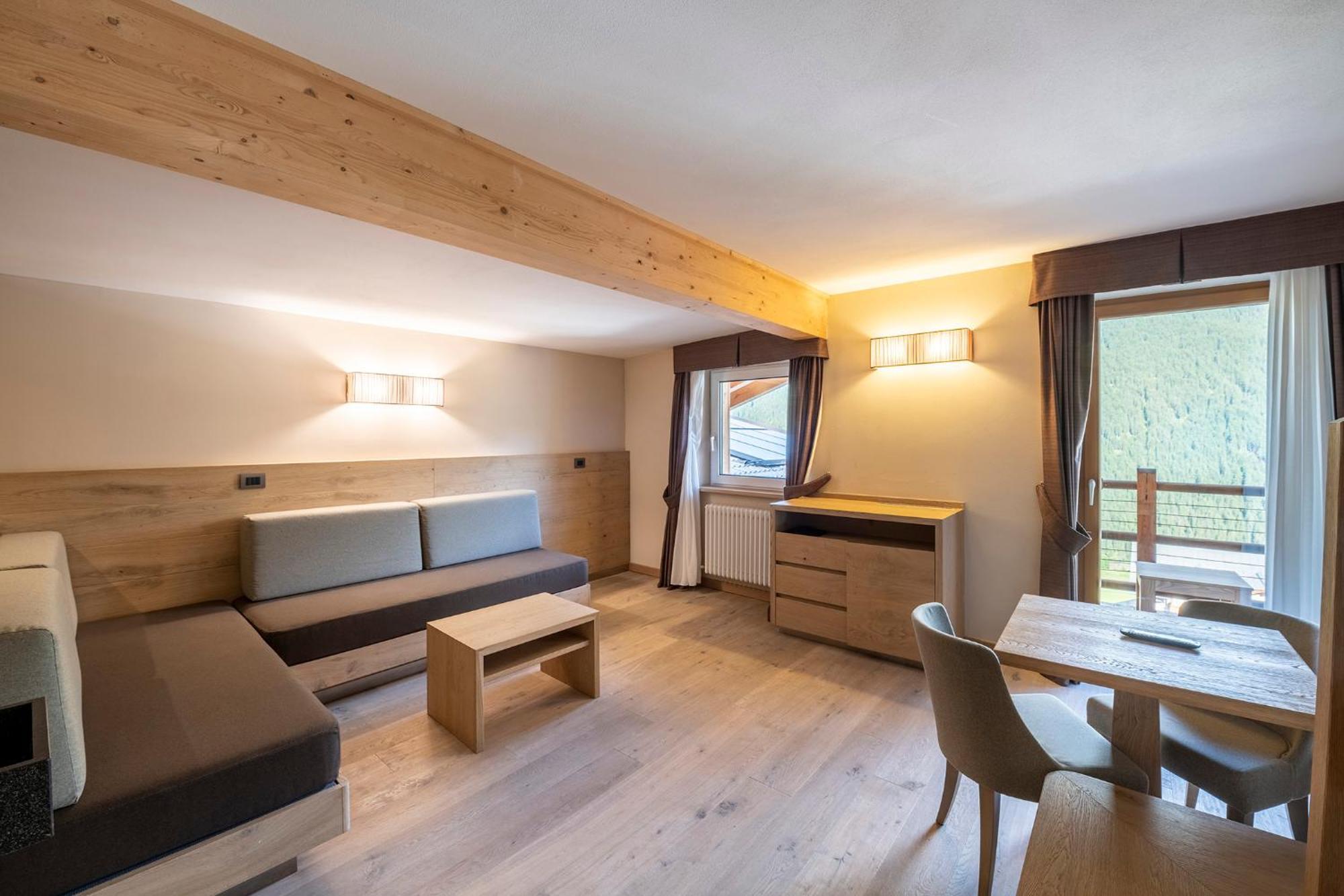 Design & Suite Hotel Ciarnadoi Vigo di Fassa Exterior photo