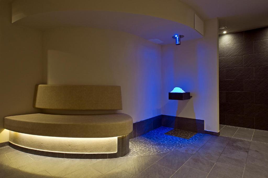 Design & Suite Hotel Ciarnadoi Vigo di Fassa Exterior photo
